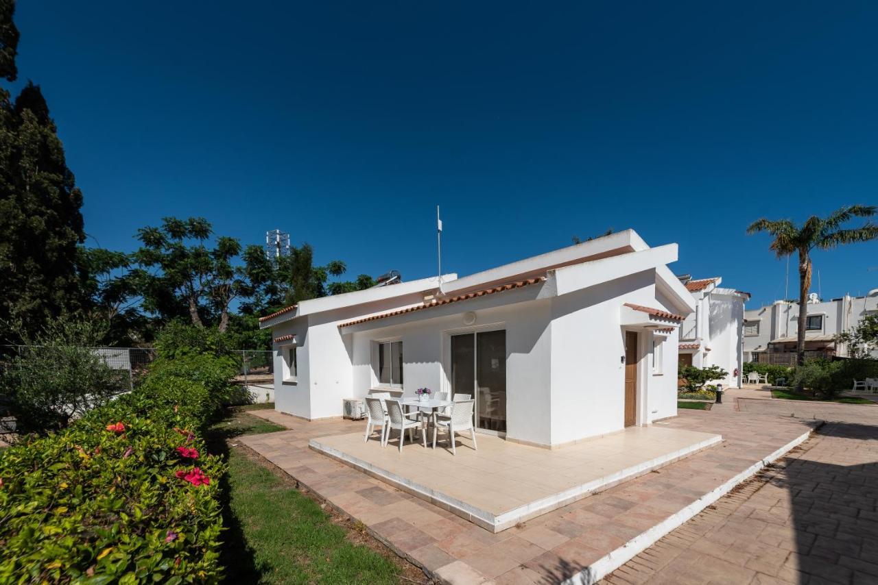 Fig Tree Z Holiday Resort Paralímni Eksteriør bilde