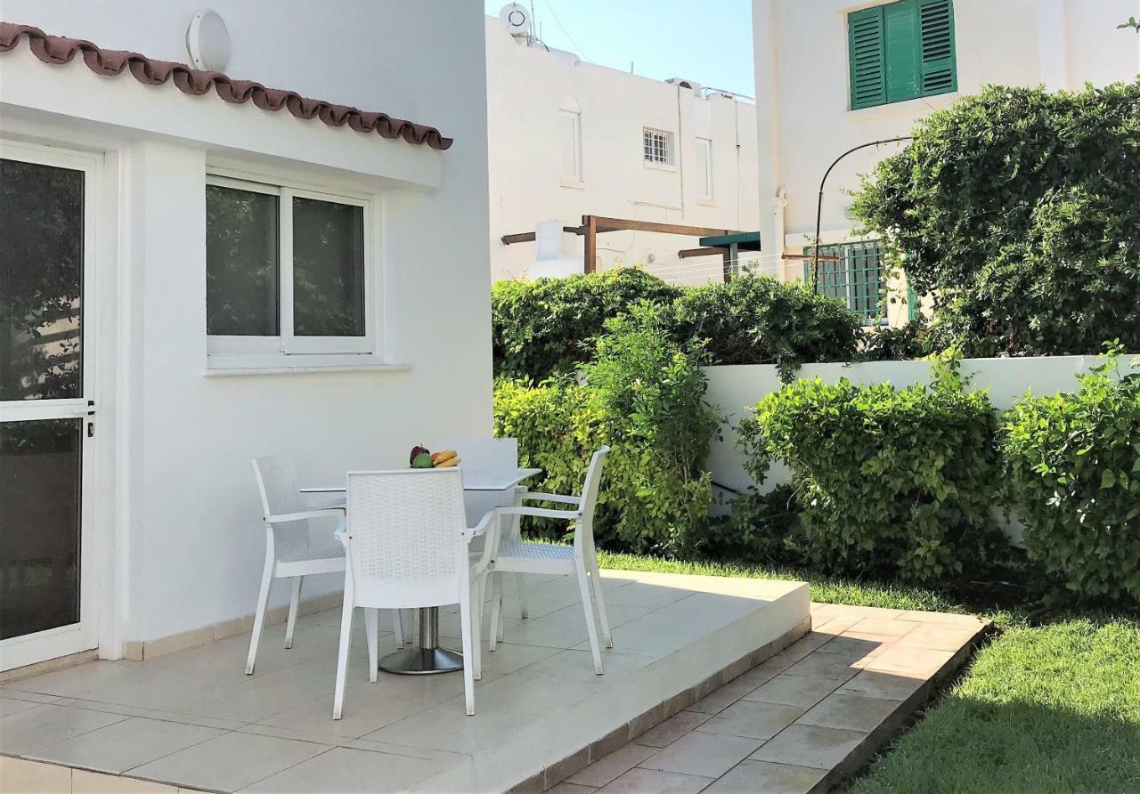 Fig Tree Z Holiday Resort Paralímni Eksteriør bilde